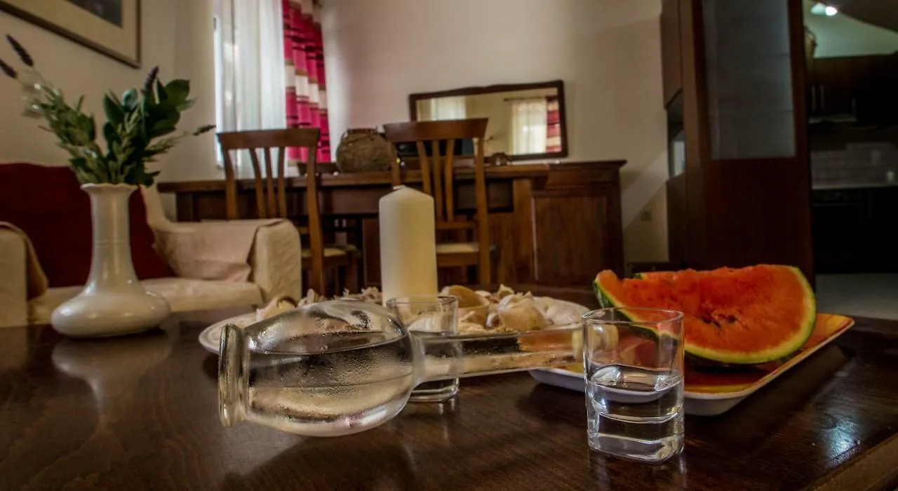 Elizabeth'S Place Heraklion 0*,